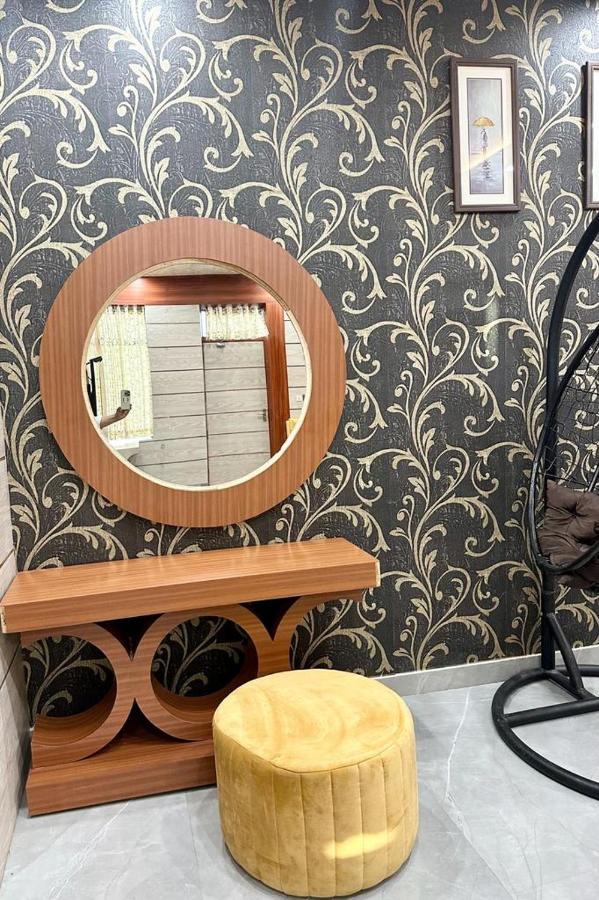 Royal Heritage Hotel & Resort Ayodhya エクステリア 写真