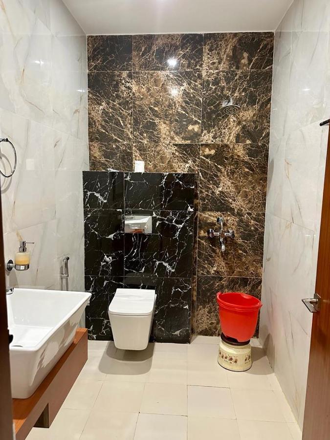 Royal Heritage Hotel & Resort Ayodhya エクステリア 写真