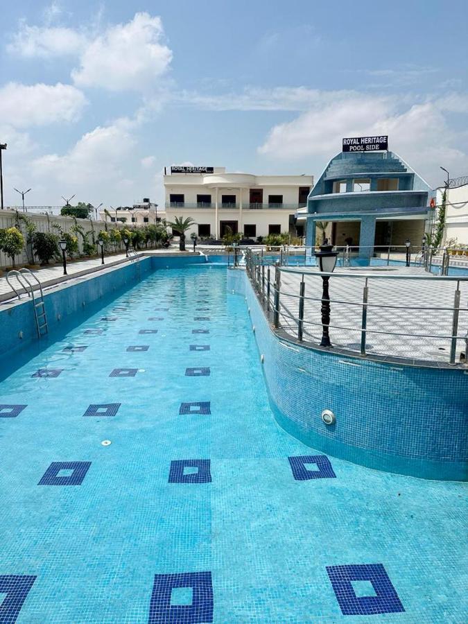 Royal Heritage Hotel & Resort Ayodhya エクステリア 写真