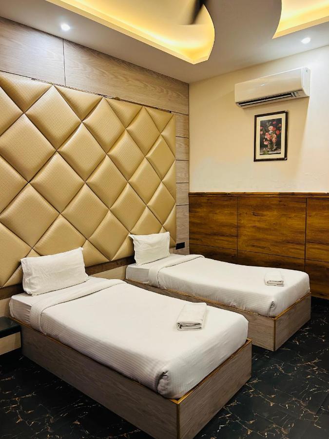 Royal Heritage Hotel & Resort Ayodhya エクステリア 写真