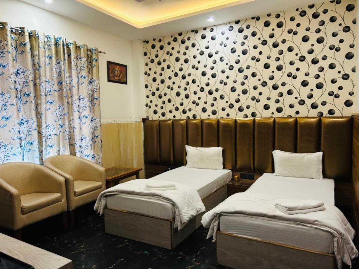 Royal Heritage Hotel & Resort Ayodhya エクステリア 写真